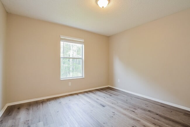 Building Photo - 3042 Stillwater Dr
