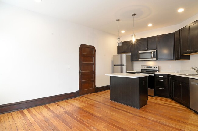 Building Photo - 3449 Iowa Ave