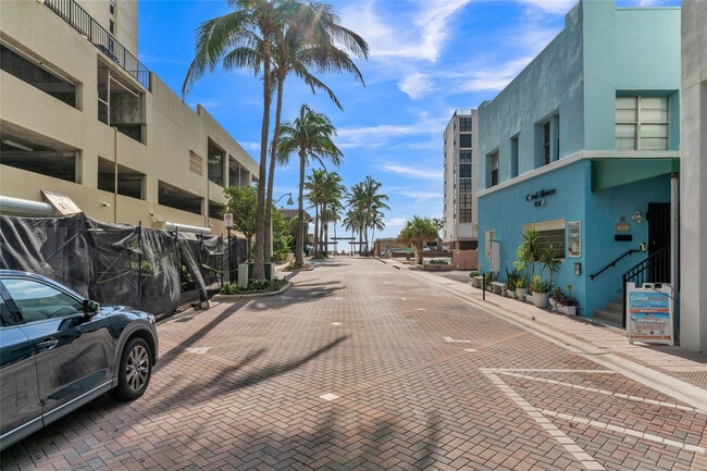 Building Photo - 324 Indiana St