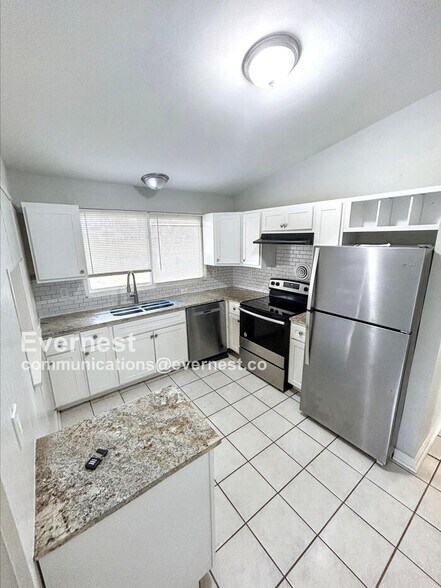 Building Photo - 1610 Gallant Fox Dr