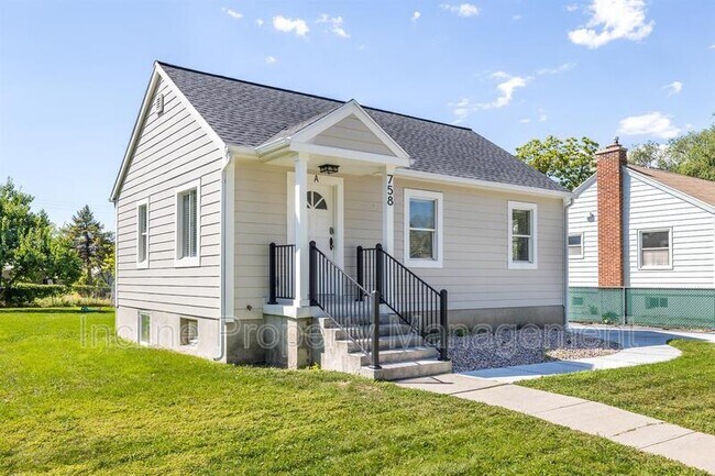 Building Photo - 758 Loveland Ave