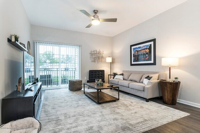 Building Photo - 2517 Stallion Cir E