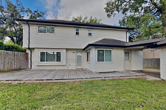 Building Photo - 25402 Elm Creek Dr