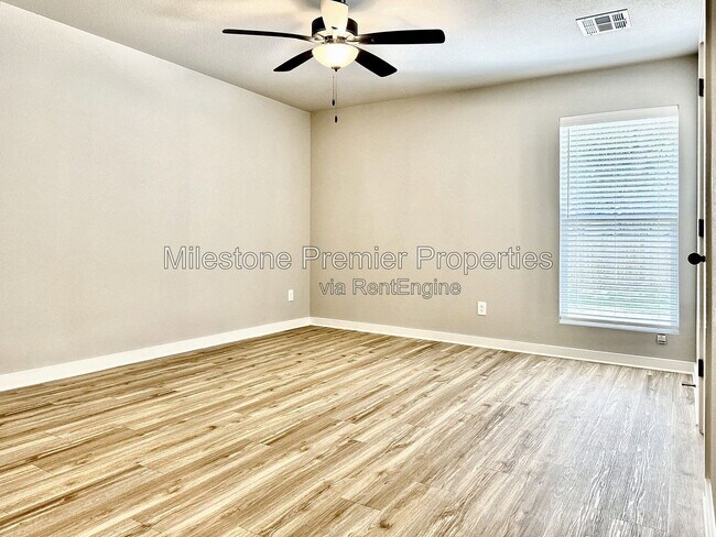 Building Photo - 2384 Miller St