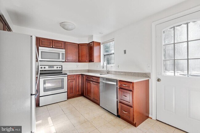 Building Photo - 31 Palmer Ct