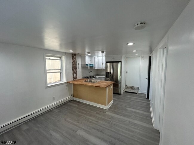 Building Photo - 6809 Grand Ave