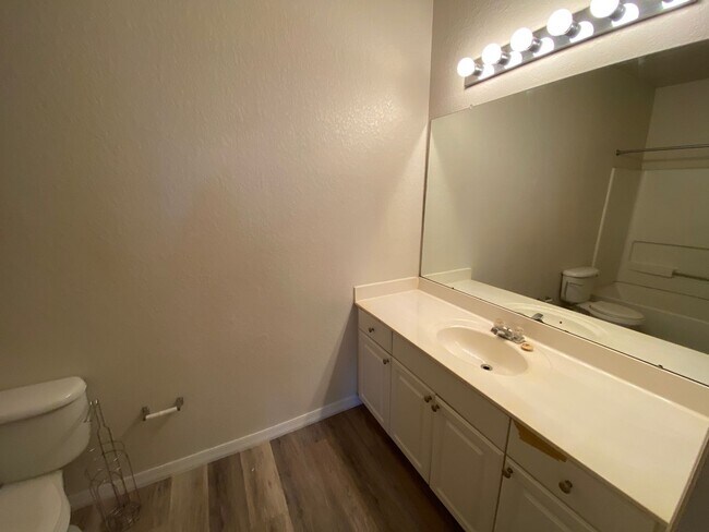 Building Photo - Ground Floor - 2 Bedrooms, 2 Bathrooms