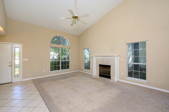 Building Photo - 4863 Kensington Ln