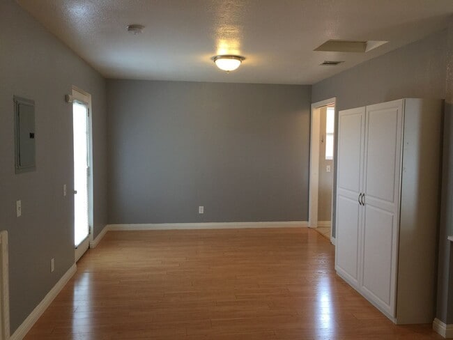 Building Photo - 22924 Clover Spring Pl