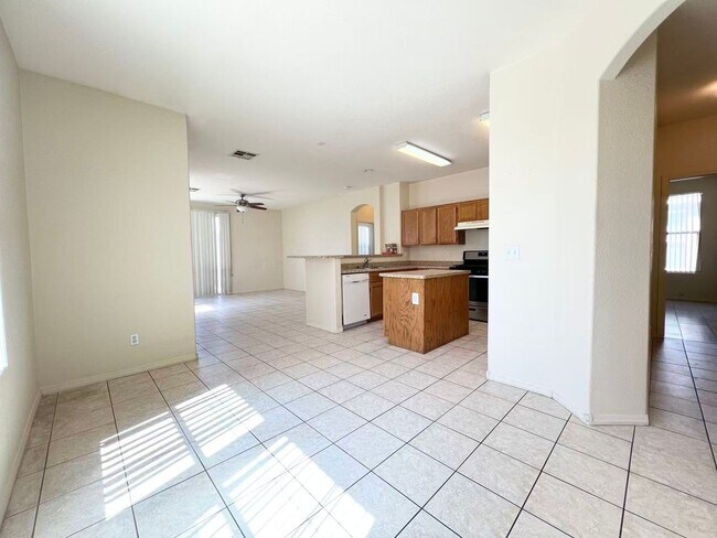 Building Photo - 4929 Droubay Dr