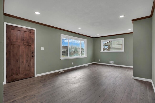 Building Photo - 1251 Dellwood Ave