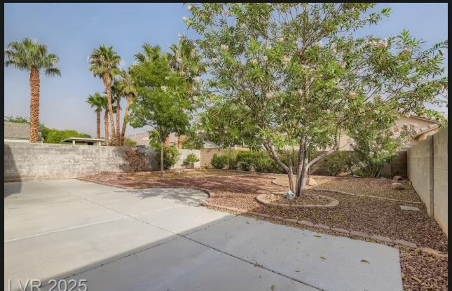Building Photo - 10354 Spider Rock Ave