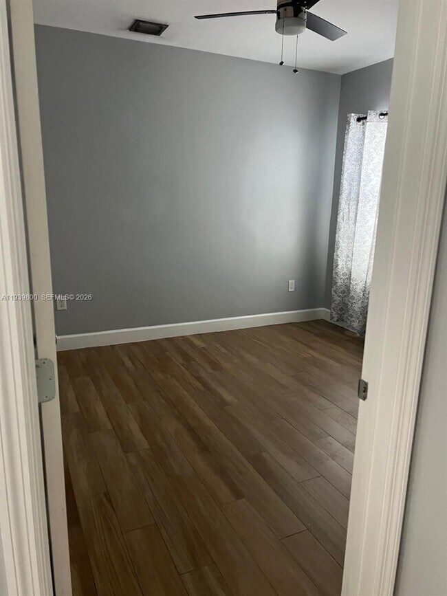 Building Photo - 1221 NE 9th St