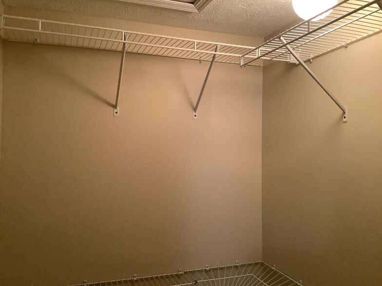 Building Photo - 557 Whispering Pines Pl