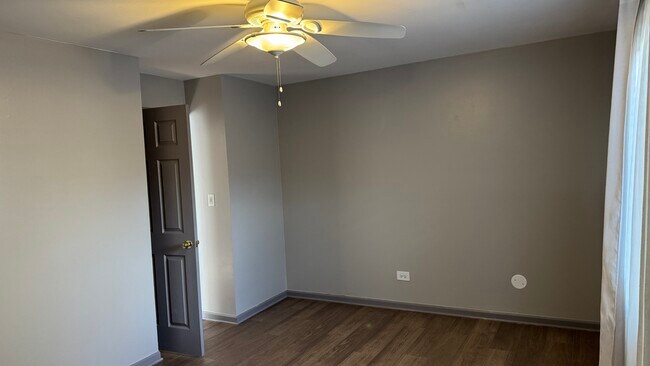 Building Photo - 9S070 Lake Dr