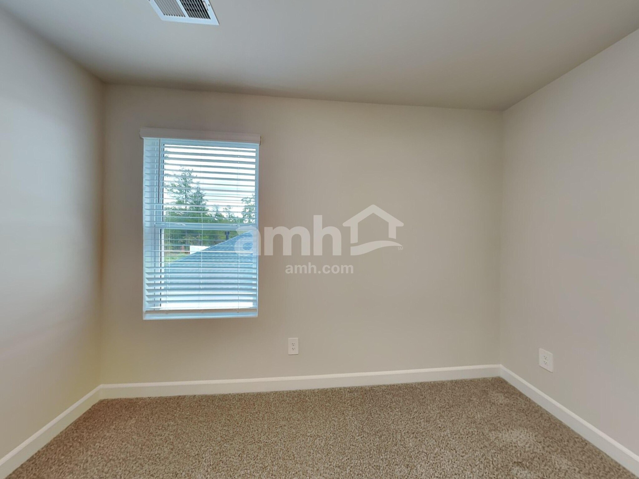 Building Photo - 223 Maxwell Dr