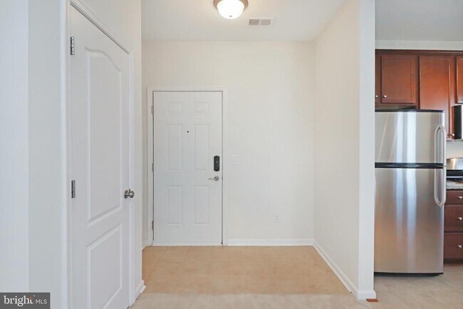 Building Photo - 24620 Byrne Meadow Square