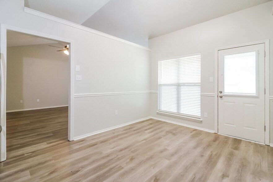 Building Photo - 7095 Brandee Dr