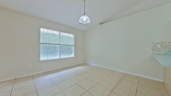 Building Photo - 143 Steeplechase Dr