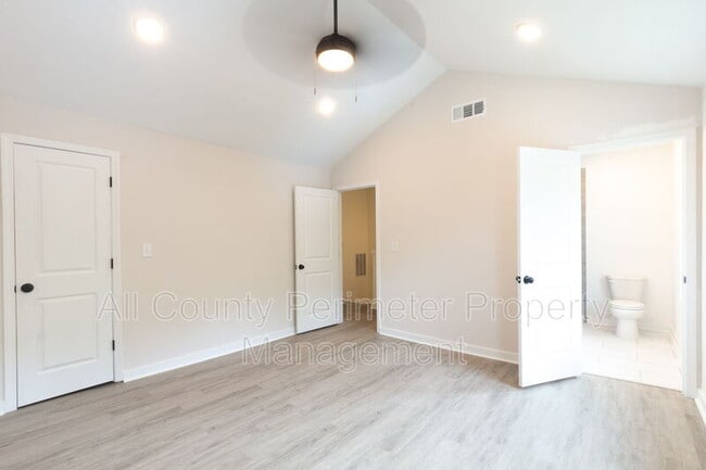 Building Photo - 243 Timber Creek Ln SW