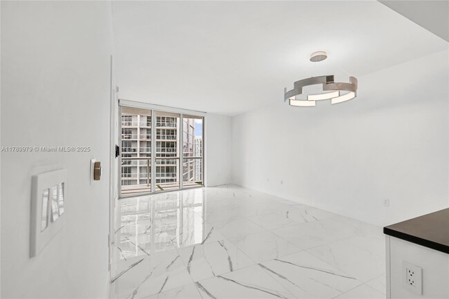 Building Photo - 475 Brickell Ave