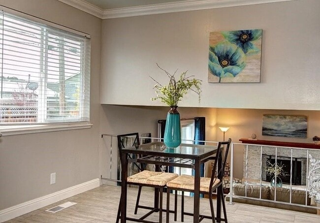 Building Photo - 5954 Sorrel Ave