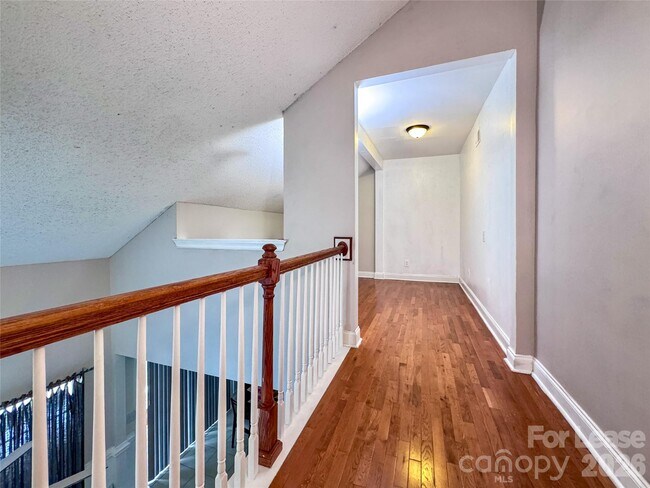 Building Photo - 19901 Henderson Rd