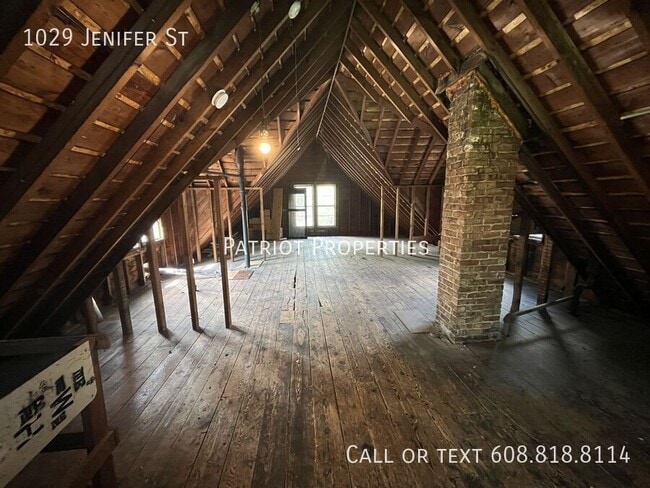 Building Photo - 1029 Jenifer St