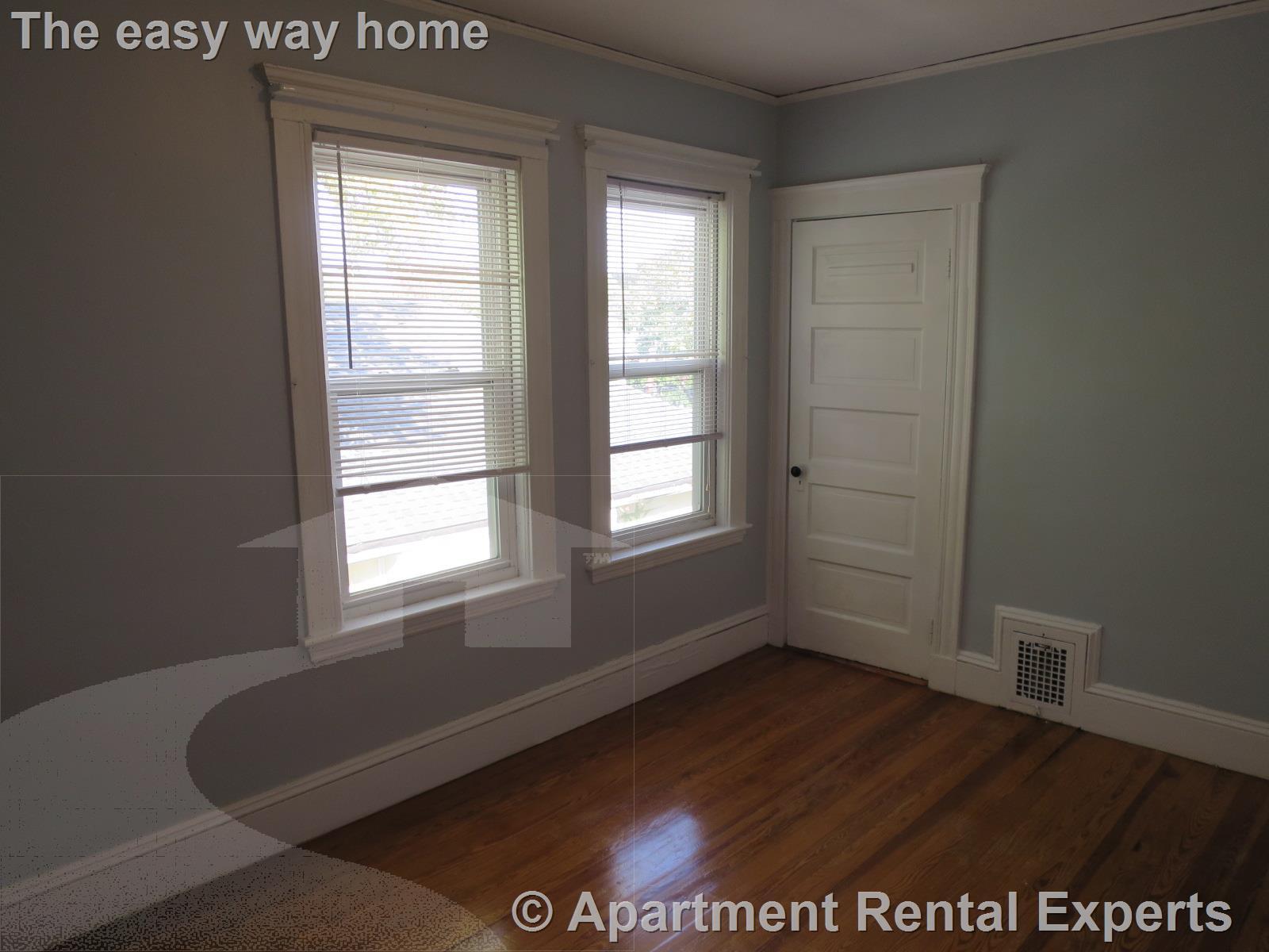 Building Photo - 36 Standish St