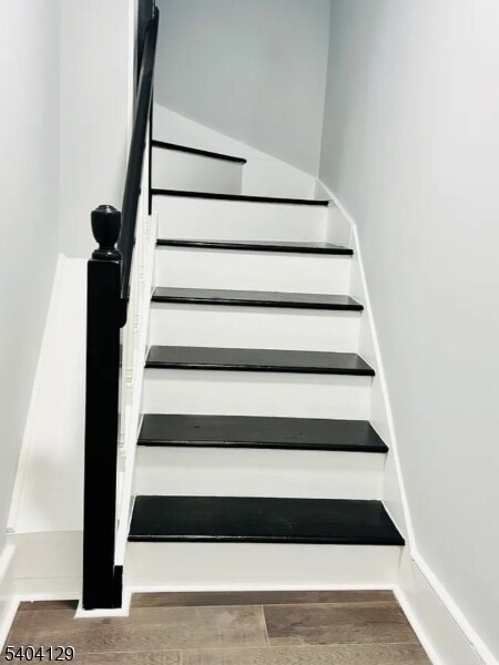 Building Photo - 57 Bridge St