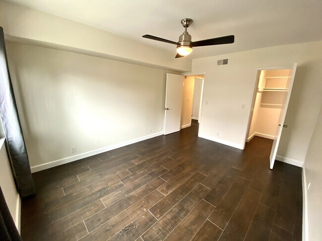 Building Photo - 1250 Kings Rd