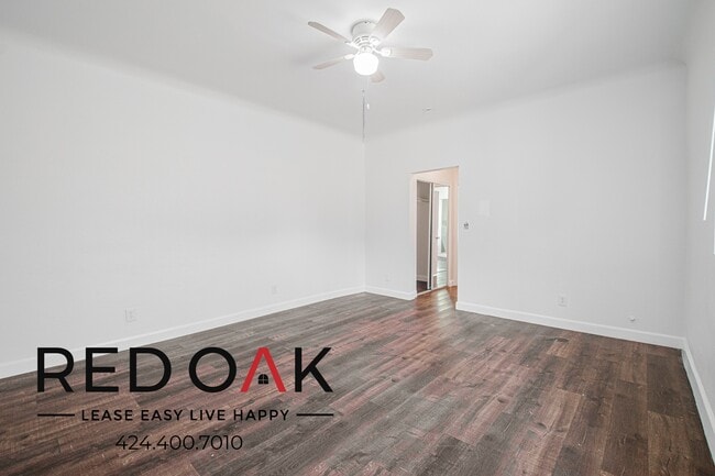 Building Photo - 1847 1/2 W Florence Ave