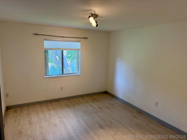 Building Photo - 848 SW 9th St Cir