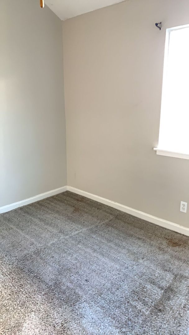 Building Photo - 1701 Yaupon Dr