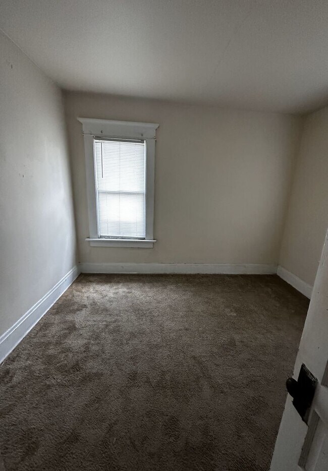 Building Photo - 1626 Summit-
