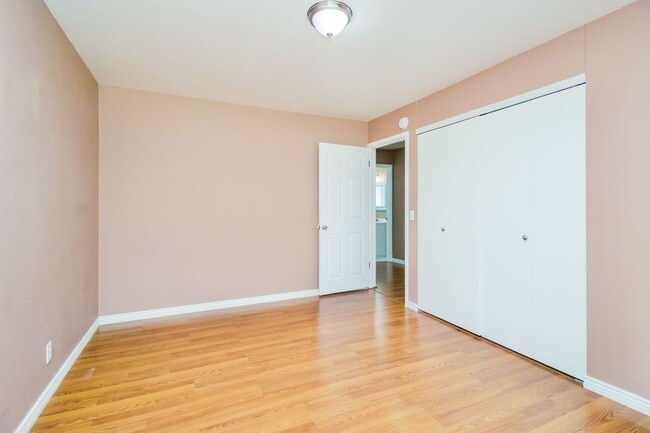 Building Photo - Cozy 3 Bed, 1 Bath Pet-Friendly Home with ...