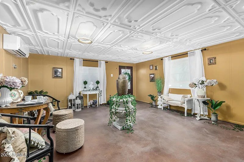 Building Photo - 2302 W Berridge Ln