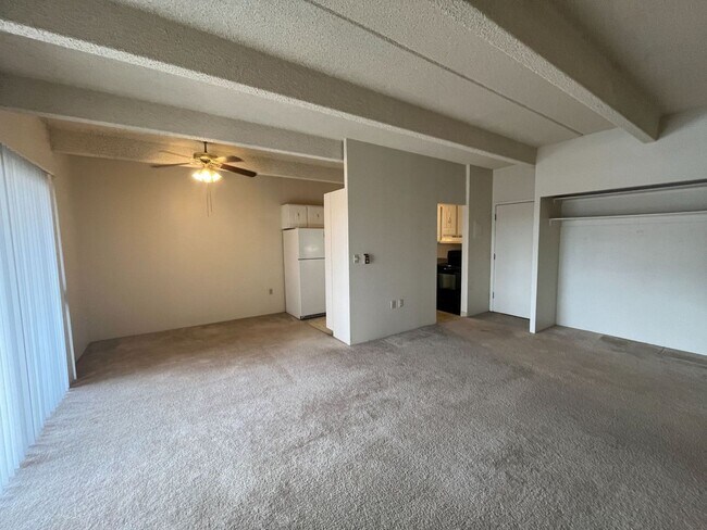 Building Photo - 551 N Pearl St