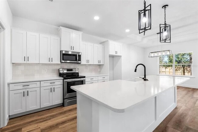 Building Photo - 6670 SW 13th Ln