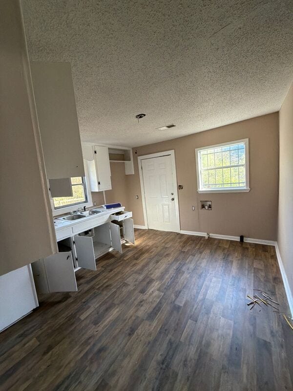 Building Photo - 267 Woody Dr