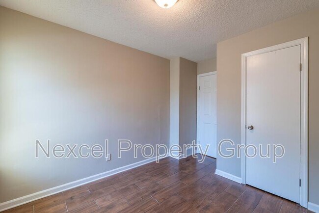 Building Photo - 4262 Sunnyslope Dr