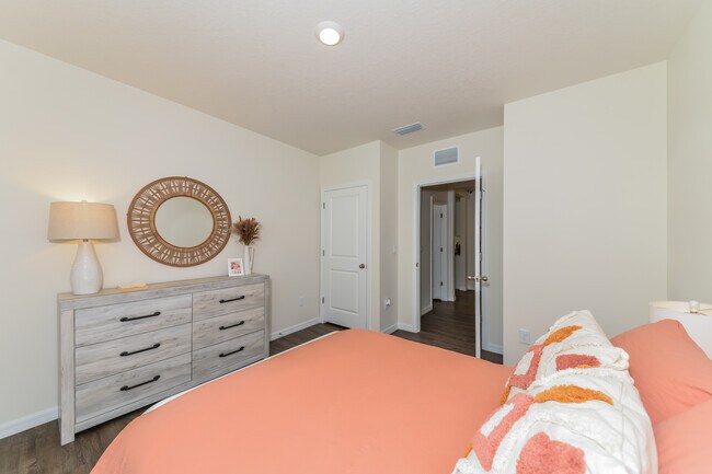 Model Home Bedroom - Grove Pointe
