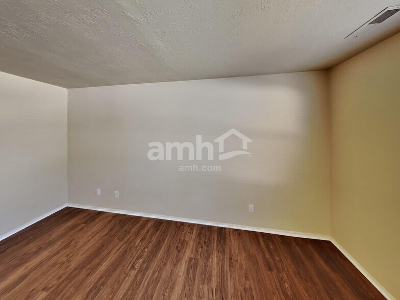 Building Photo - 854 W 1300 N