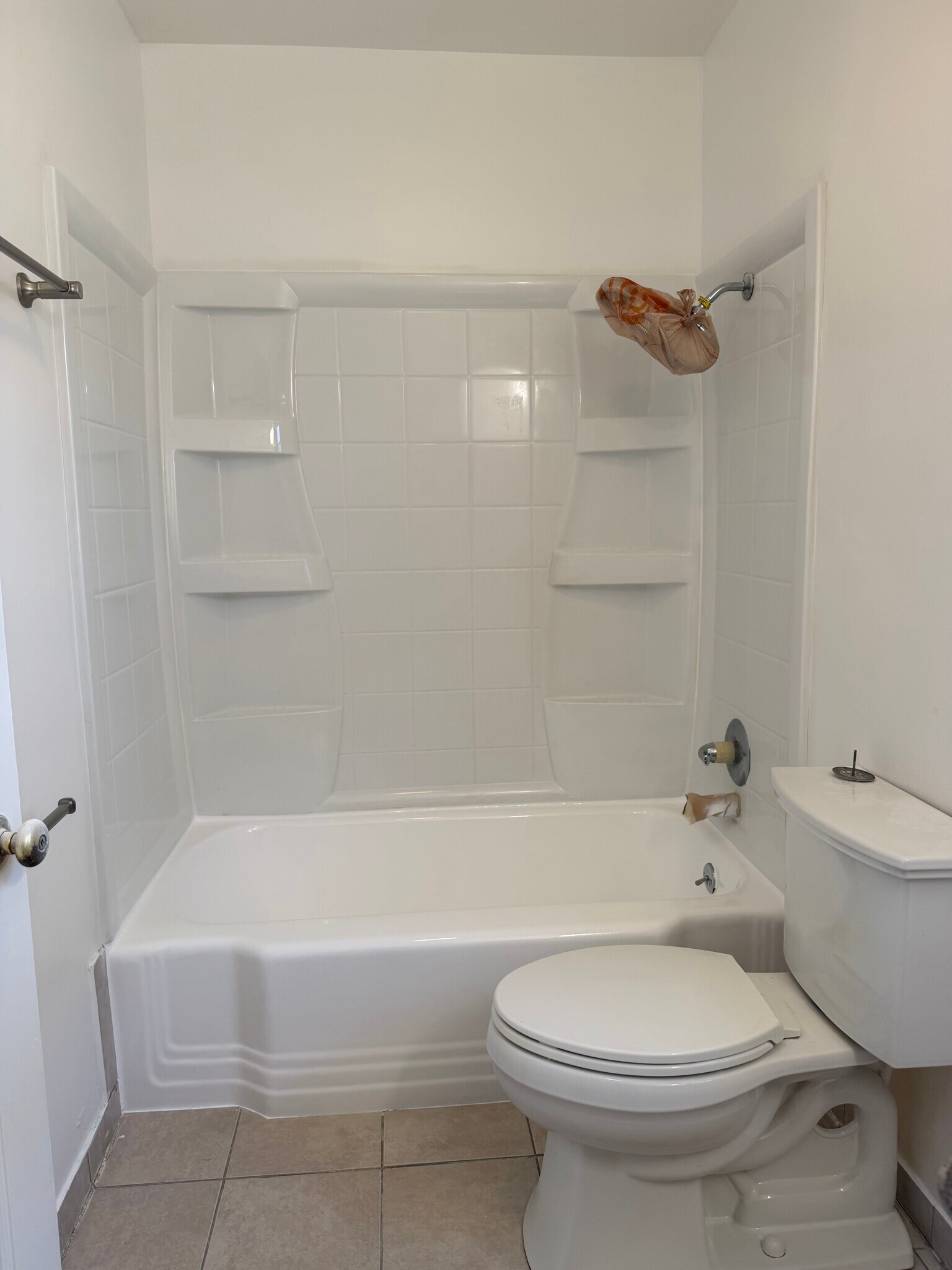 Bathroom - 116 N Belmont St
