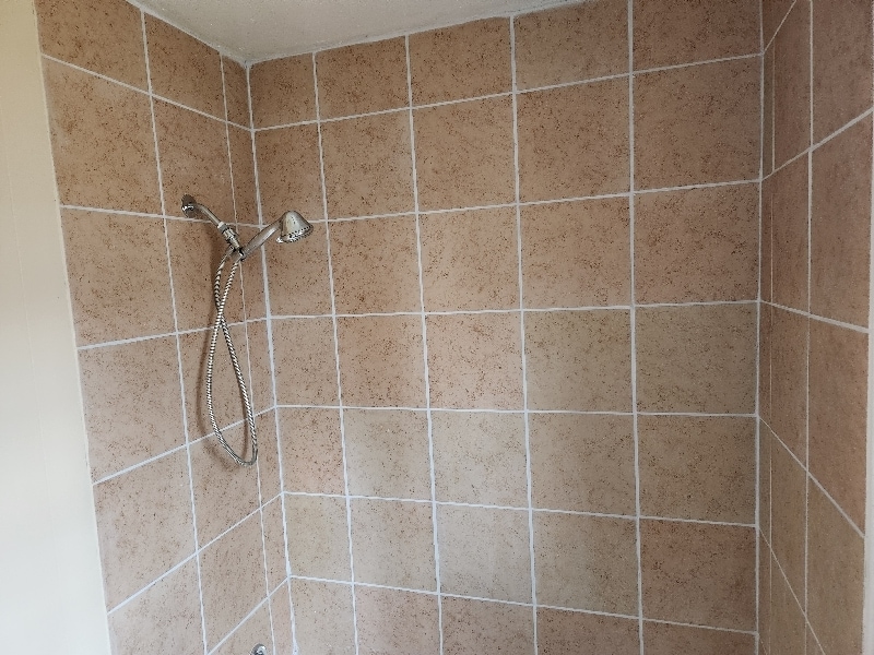 Building Photo - 2117 S Maple St