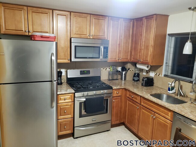 Building Photo - 33 Oxford Cir