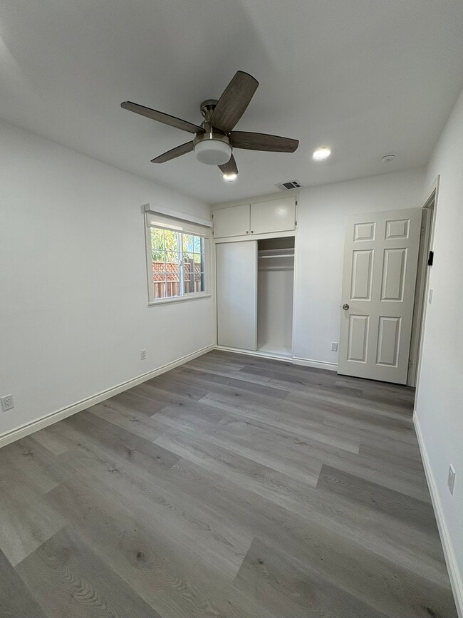 Building Photo - 849 Diamond St