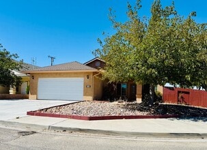 Building Photo - 1100 W Vulcan Ave