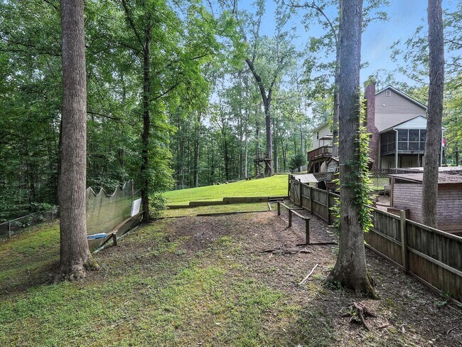 Building Photo - 11109 Ravine Dr