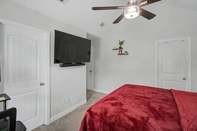 Building Photo - 1223 Cypress Fall Cir